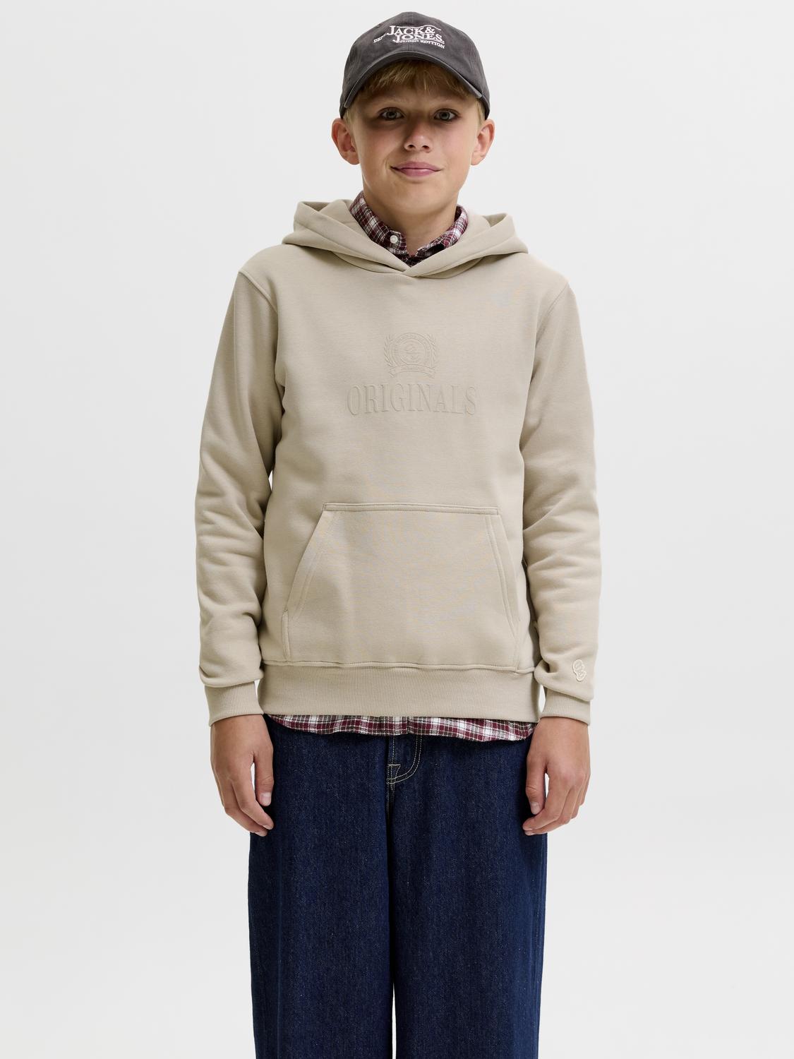 model_shot-front